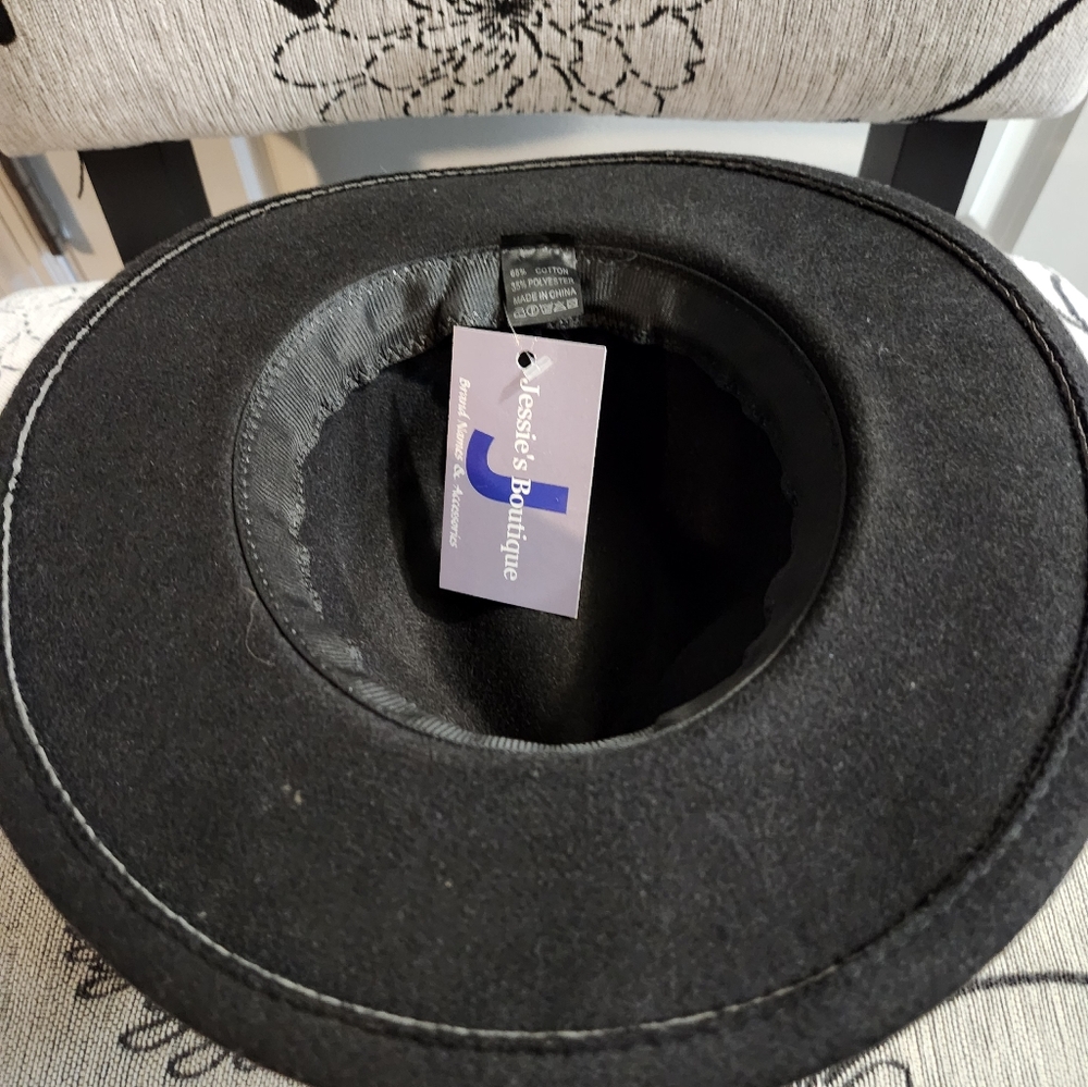 Fedora - Picture 4 of 5